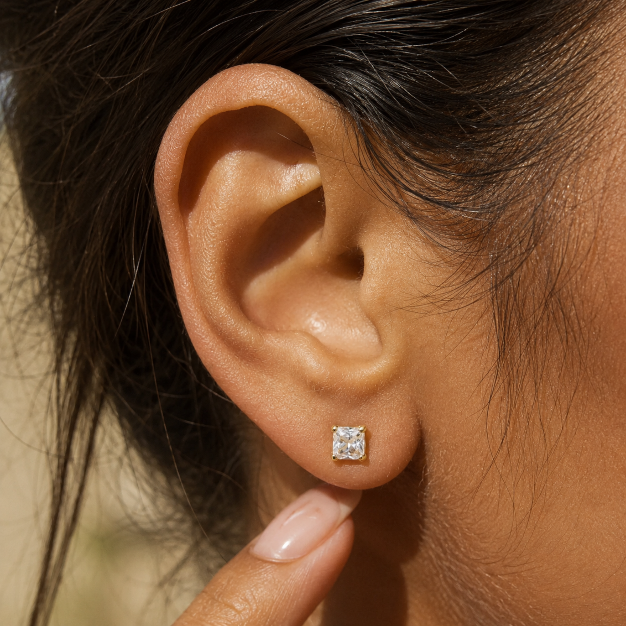 Goccia Stud Earrings