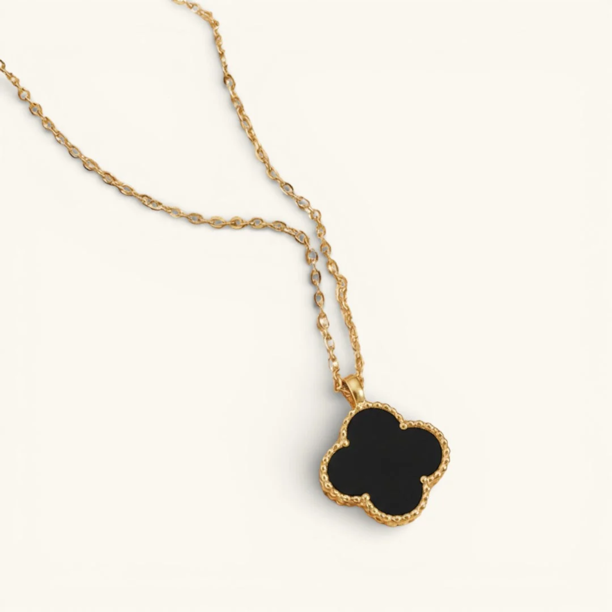 Clover Necklace Black